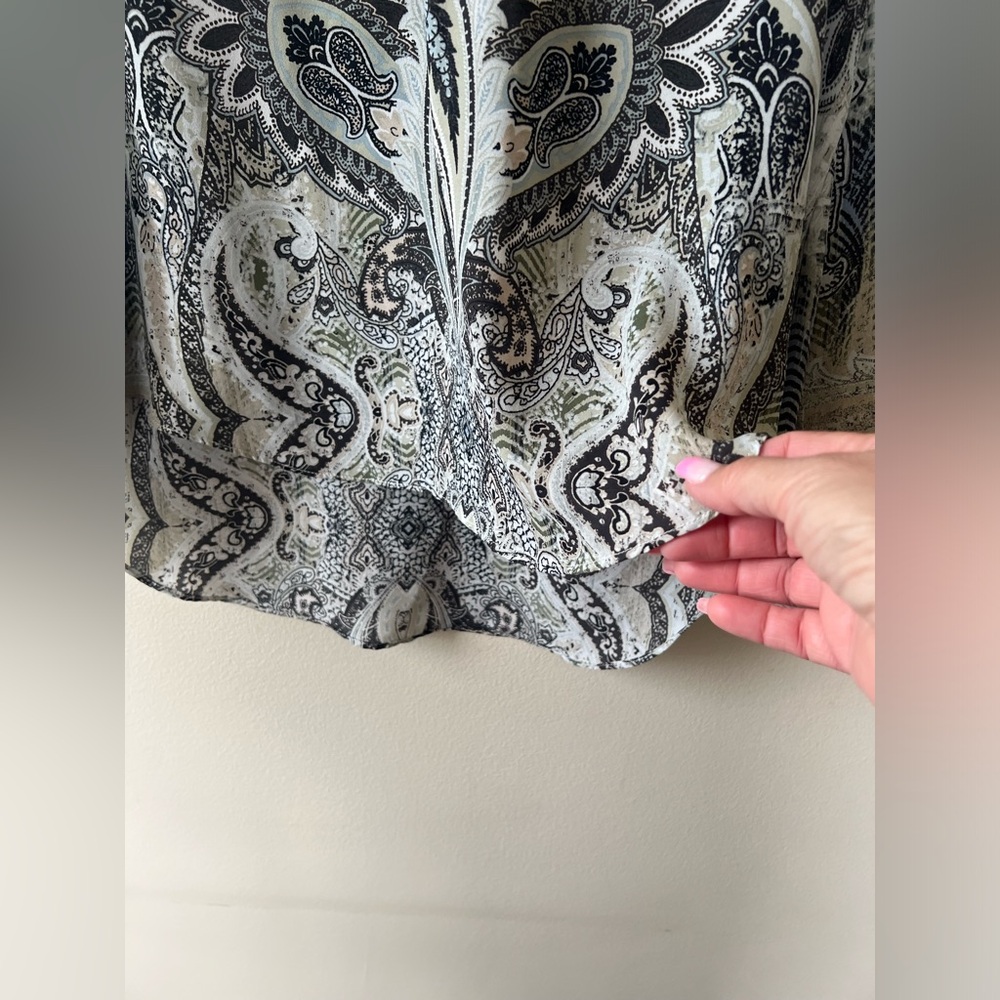 Rose & Olive Gray Long Sleeve Paisley Blouse Women S Generous Fit Lightweight - Picture 8 of 13